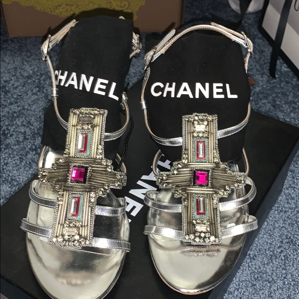 Authentic Chanel size 40 - Picture 4 of 8